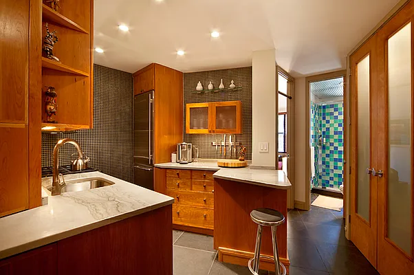 Rented by CORE | media 11