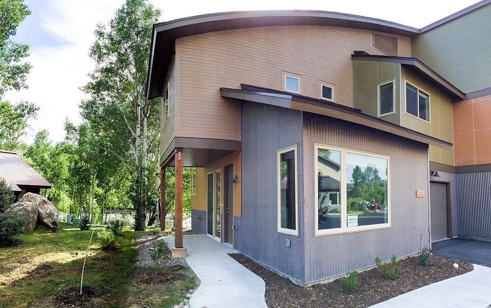1st image of 836 Weiss Cir