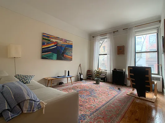 Rented by Oxford Property Group | media 13