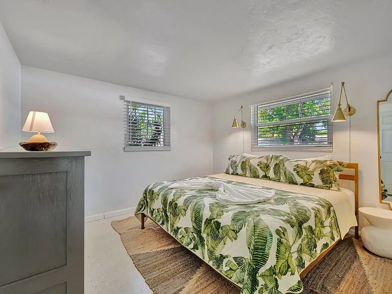 6426 Colonial Dr — Photo 20