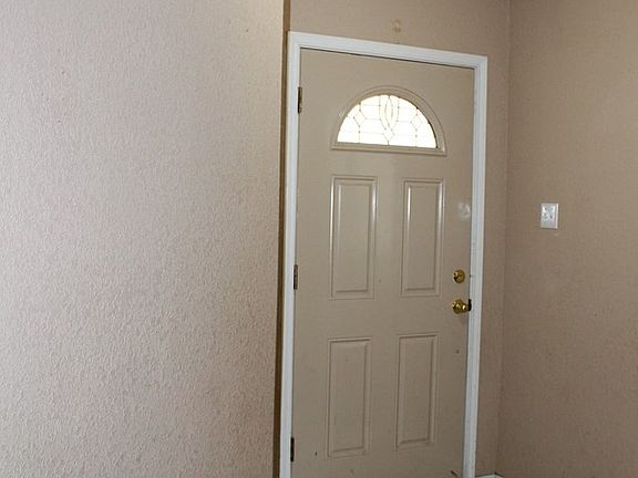 4th image of 113 W Oppenheimer St
