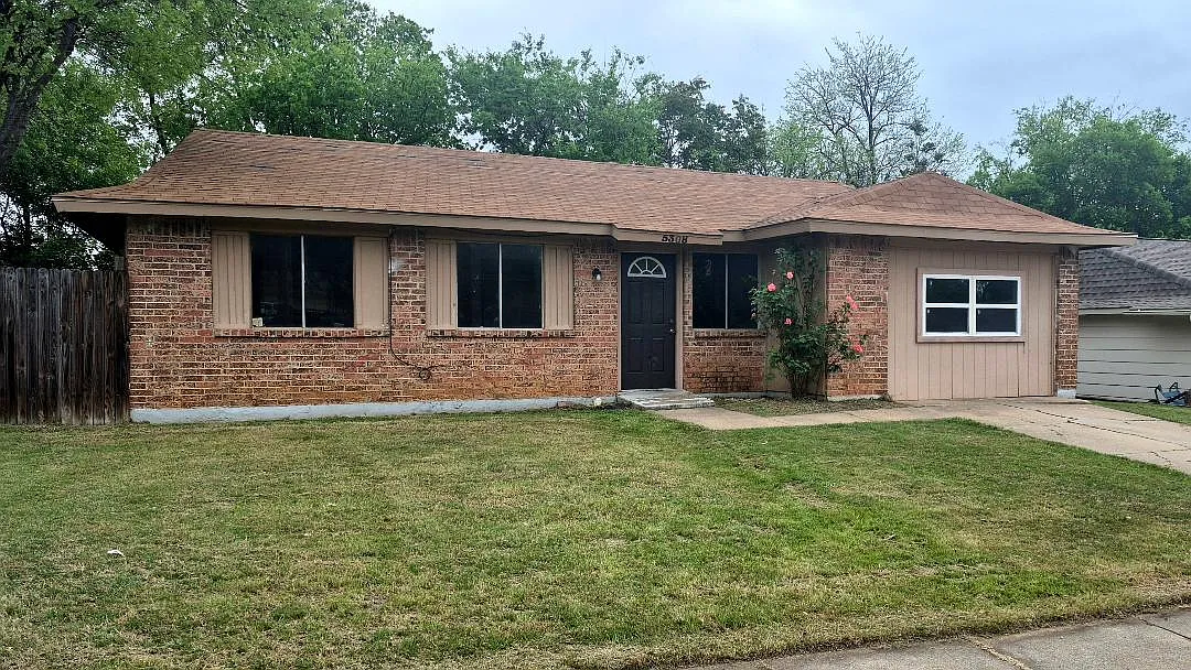 3 bed, 1308 sqft, $1,750 — Photo 1