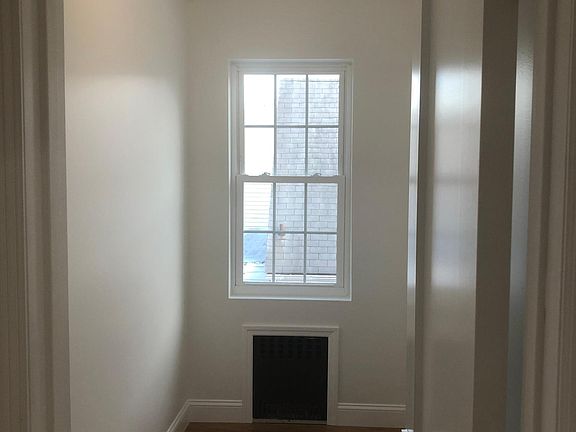 Walking closet/office