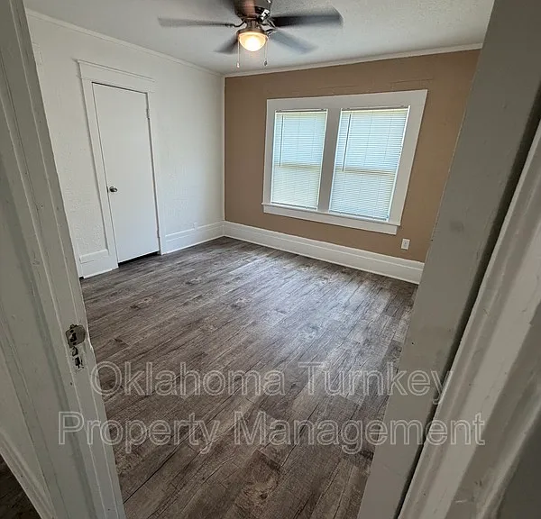1213 N Alabama Ave — Photo 9