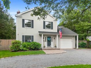 15 Shore Rd, Remsenburg, NY 11960