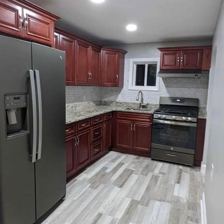 1st image of 135 Newell Ave Floor 1