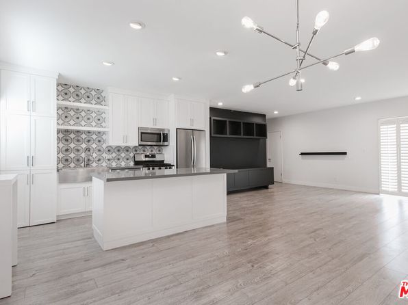 1233 N Laurel Ave APT 209