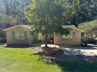 211 Carbonton Rd, Sanford, NC 27330