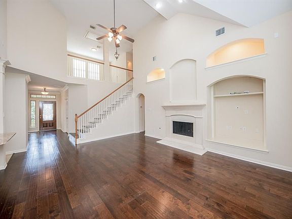 4th image of 702 Floriencia St