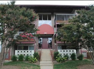 202 Park Terrace Ct SE APT 20, Vienna, VA 22180