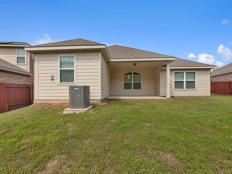 1805 Mesquite Ln — Photo 34
