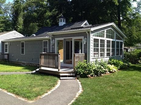 Walking distance to Silver Shell Beach and Marion Village.