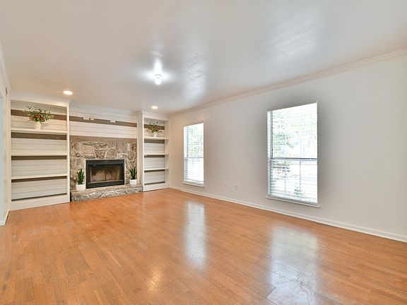 4th image of 1942 Tison Ln