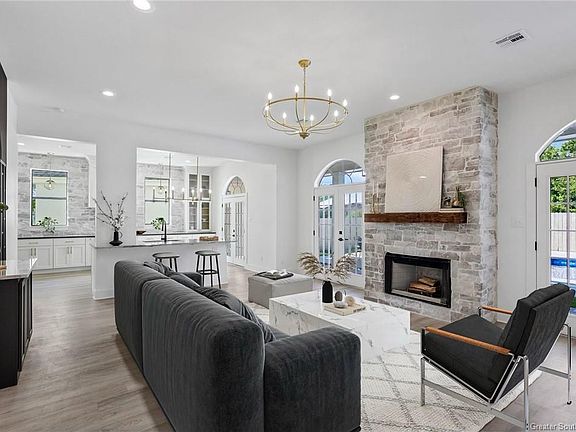 2nd image of 2661 Bay Forest Dr