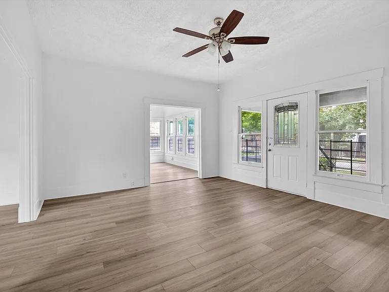 1607 Holman St — Photo 5