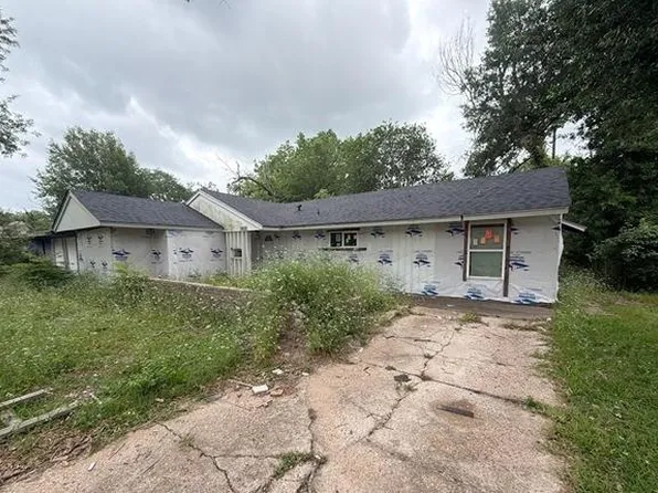 5822 Lyndhurst Dr, Houston, TX 77033