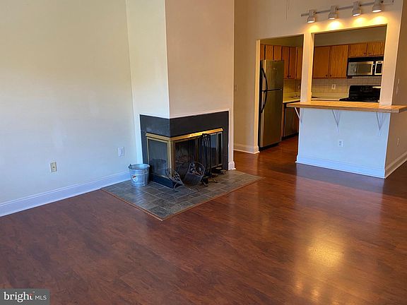 3rd image of 18 Gilpin Ct