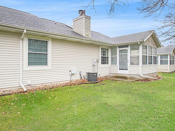3rd image of 18425 Crownhill Dr