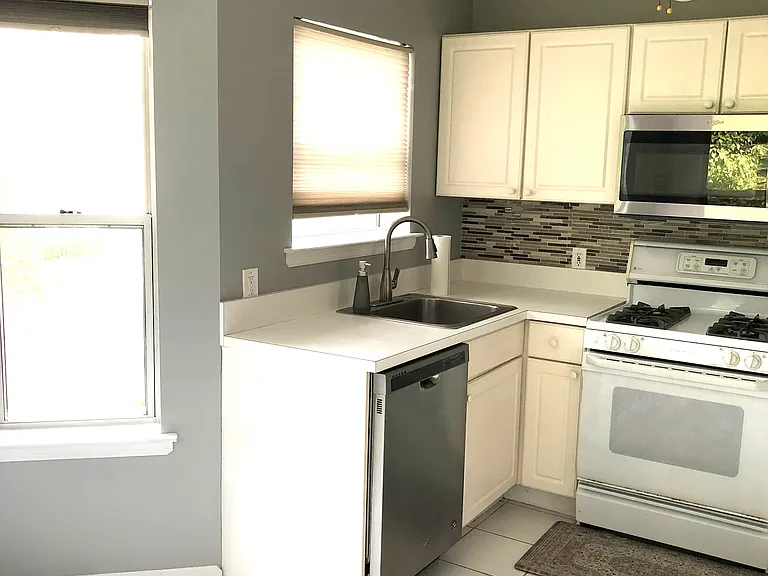 20 Leeward Ln — Photo 5