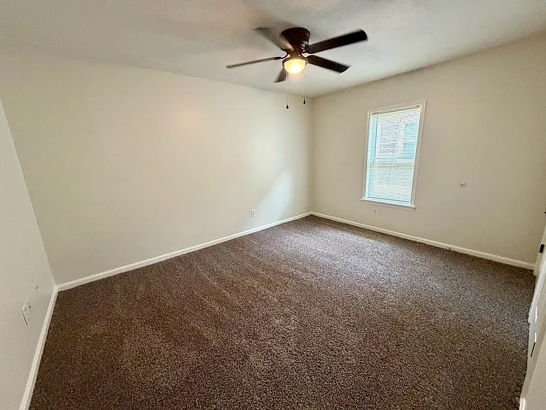 215 E Ormsby Ave #4 — Photo 6