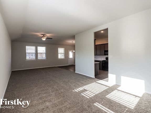 3rd image of 609 Turtle Dove Dr