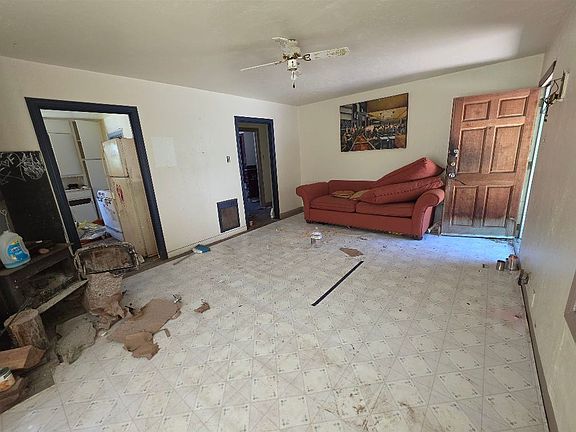 3rd image of 105 S 2nd St