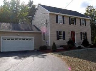 7 Village Ln, Georgetown, MA 01833