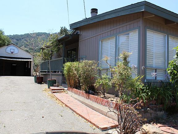 3rd image of 595 Serrano Dr