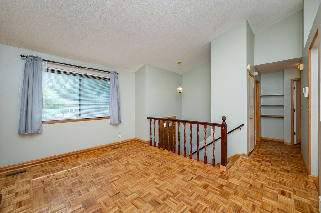 2312 60th St, Des Moines, IA - View 4