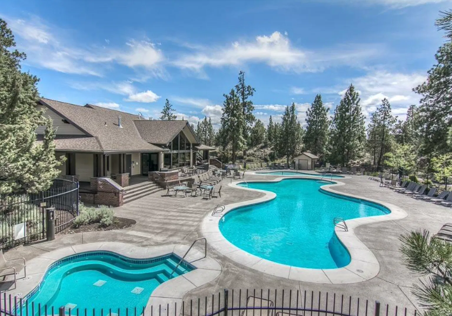 3 Bedroom + Office Home in the Desirable Bridges Neighborhood. — Photo 2