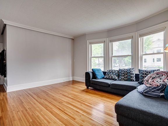 3rd image of 3044 James Ave S APT 1