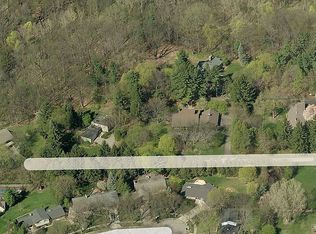 2421 Breton Rd SE, Grand Rapids, MI 49546