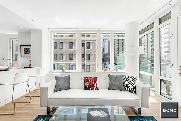 Rented by Bond New York | media 33