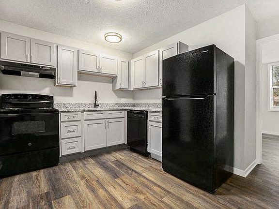 3rd image of 821 W Lovell St #101-B