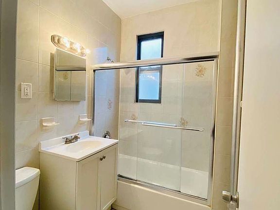 4th image of 35-33 32nd St #3R