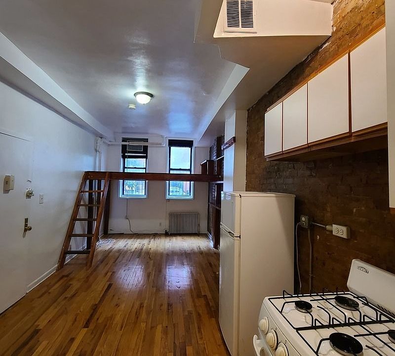 2nd image of 510 E 5th St #A1