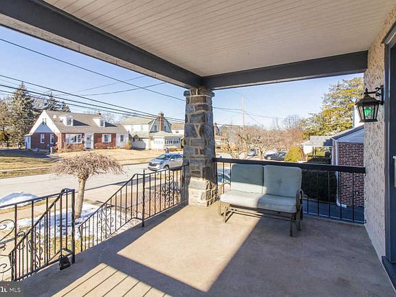 5th image of 213 Campbell Ave