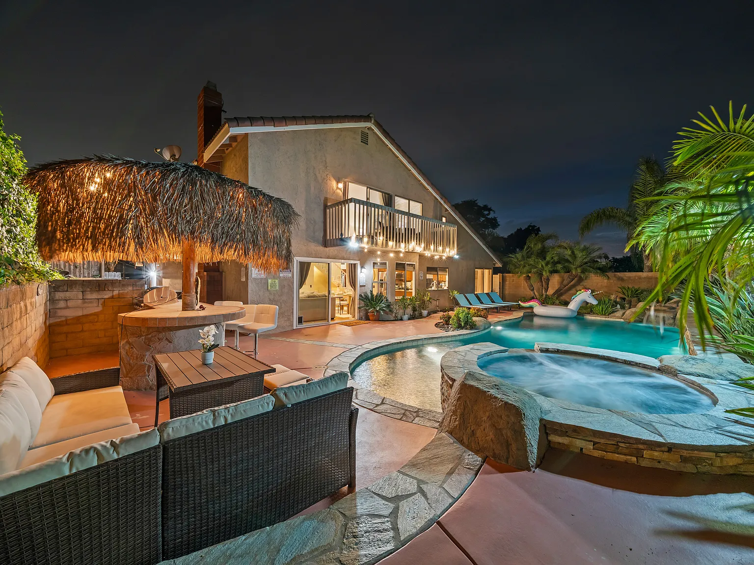 4 bed, 3.5 bath, 2500 sqft, $9,900 — Photo 3