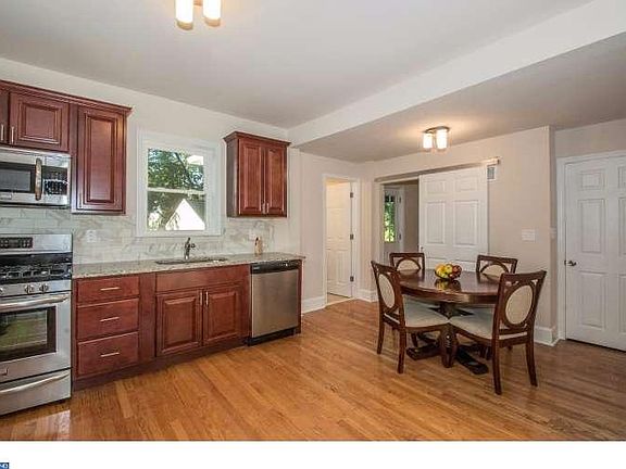 3rd image of 2611 Cleveland Ave