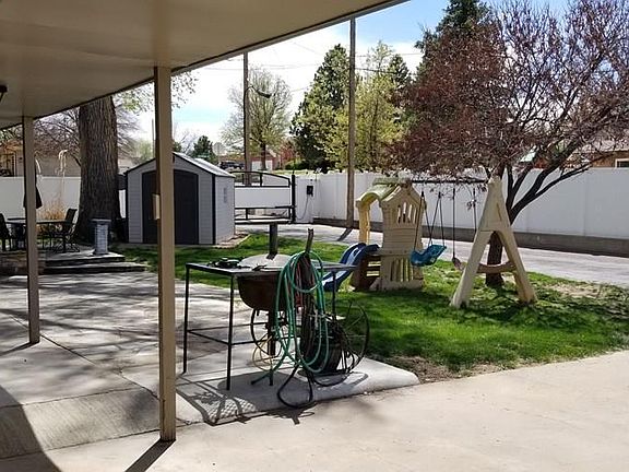 5th image of 919 Emerson Dr