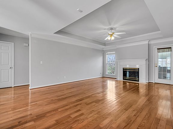5th image of 207 Andy Johns Dr