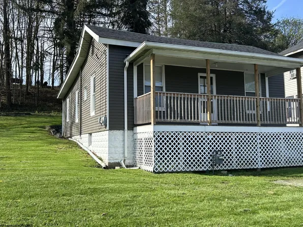 122 E Main St, Kingwood, WV 26537