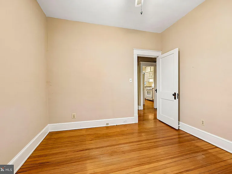 526 N Ivy St — Photo 36