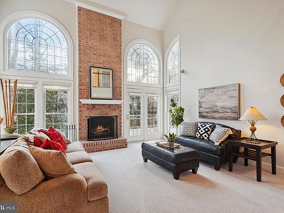 5th image of 8002 Hedgewood Ct