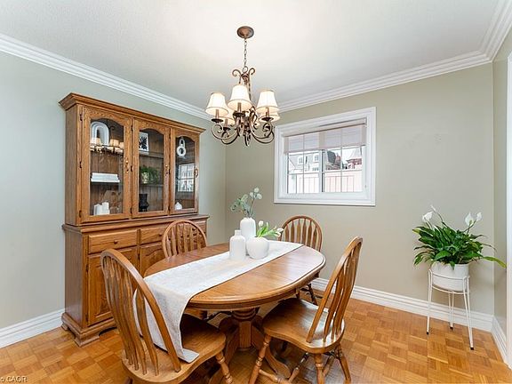 4th image of 330 Hickory Cir