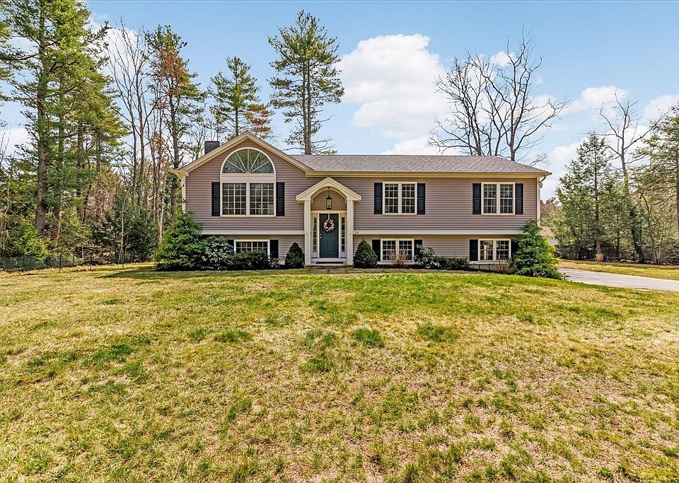 1st image of 14 Chicopee Dr