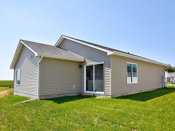 5th image of 900 Aster Dr