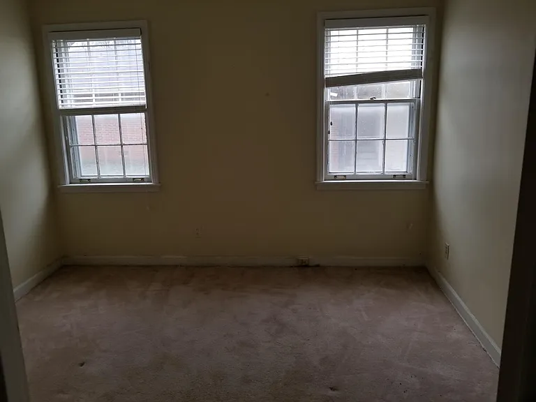 5381 Laurie Ln — Photo 5