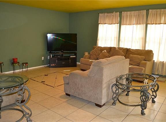 2nd image of 4614 Bridlewood Ln