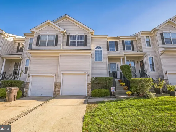 305 Huntington Dr, Riverside, NJ 08075